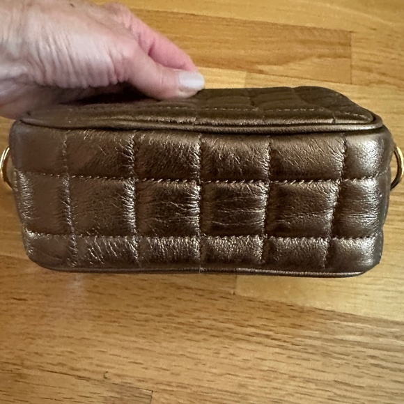 NWOT BCBG Bronze Quilted Mini Bag Evening Bag Gold Chain - Picture 8 of 10